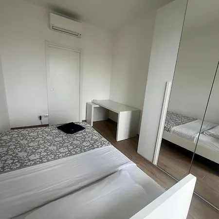 Paul's House Famagosta * ミラノ